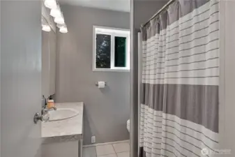 Main Level full bathroom