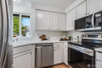 All brand new kitchen appliances.