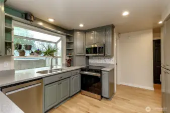 All appliances stay!