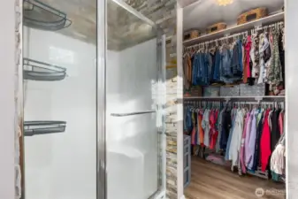 Walk-in Closet