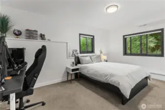 Forth guest room downstairs.