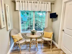 Another view of kitchen nook