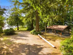 Amazing community lake park and Picinic area offers dock and bathrooms.  Just a short walk down the street.