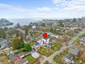 Live where the city meets the outdoors — run, ride, or stroll to Discovery Park, Ballard Locks, Golden Gardens, and the Burke-Gilman.