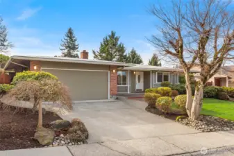 One-level living in Kingsgate is the epitome of convenience!