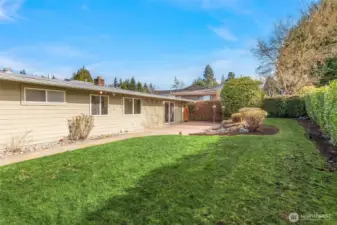 Plenty of space to relax or play!