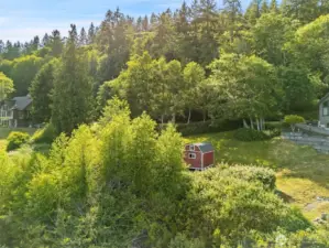 The little red barn conveys