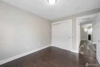 Guest room #2 / office