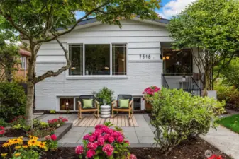 Charming mid-century in Loyal Heights