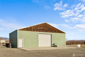 2000 square foot shop