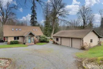 Don't Miss Out On This Dream Property!!