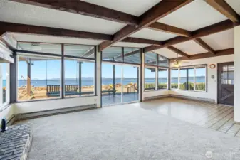 Expansive, Vaulted and Open--with the Beach, Mountains and Sound in Vivid Detail~