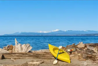 Toys and Pots, Flow Right out to the Sand/Pebble Beach~