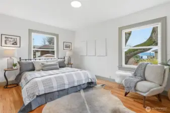 Primary bedroom on main level (1 of 2 bedrooms on main).