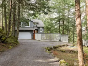Approach to 250 Switchback Rd