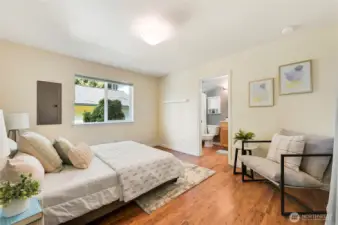 Sizable main floor bedroom w/ full bath