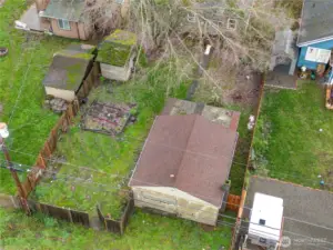 A large lot offers options for RV parking, expansion, or creative landscaping.