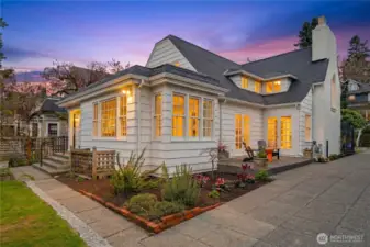 Timeless and elegant, this rare opportunity on coveted Federal Ave E comes at an exceptional entry-level price. Ready for the next owners to make it their own!