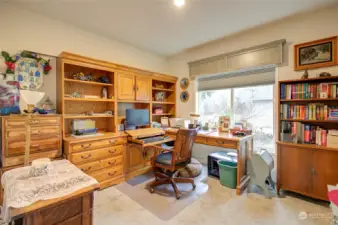 Office / study or 4th bedroom, furniture can be included at no cost to buyer!