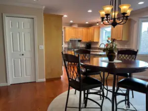 Kitchen eating area