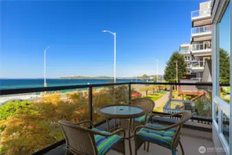 Front deck