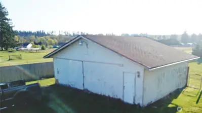 Detached garage/shop with elect service