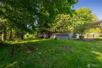 Extra lot with view from the street.