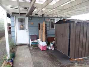 Back unit entrance
