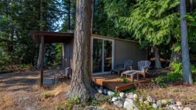 A peak at the studio with its own deck.