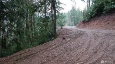 Driveway is nice and wide