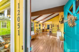 Light, bright and cute as a button!