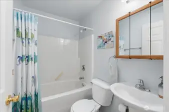 Well maintained, clean and bright.