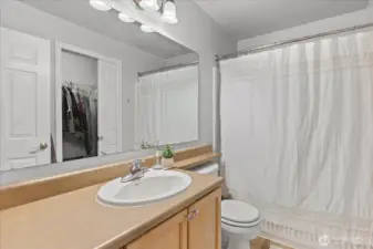 Primary en-suite bathroom.