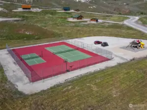 Tennis and picleball courts