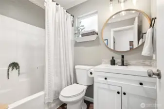 Upstairs full bath