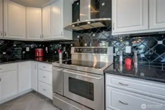 Kitchen Main Level