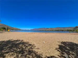 Osoyoos Lake park with beach area for swimming