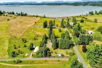 Semiahmoo and Drayton Harbor to the north