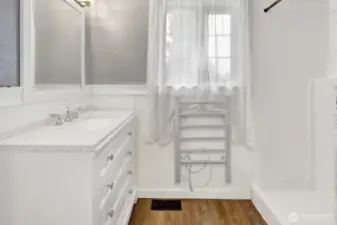 Main floor full bath