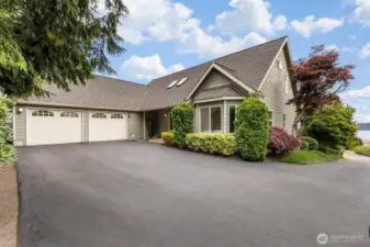 2-door double garage