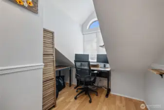 Adaptable space with cubby storage makes this area an added bonus!
