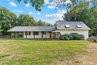 Welcome to the Cromwell Farmhouse!