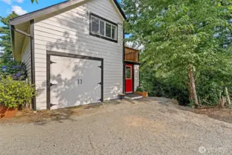 Garage and backdoor/mudroom access.