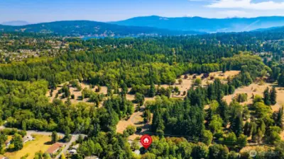 Close to Whatcom Falls Park, and Lake Whatcom