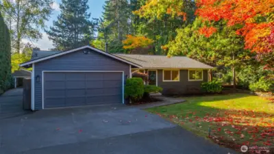 Colorful views all year long, a sanctuary minutes from downtown Bothell, Canyon Park & Woodinville.