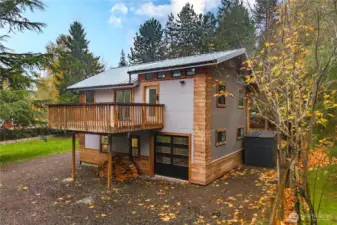 Location, location! Picture this: a beautifully  designed two-story modern home built in 2020  using commercial fabrication, including Centurious  insulated metal siding and cedar trim. Combine that  with all the best in current home features, set on a  spacious, level lot surrounded by nature. With two  offices (one in the home, one detached), you can  work from home full time—or a few days each week—  while less than 30 minutes from kayaking, paddle  boarding, biking/hiking/training, and skiing. This  home is the best of both worlds: stylish features for  today’s lifestyles, and outdoor adventures close by!