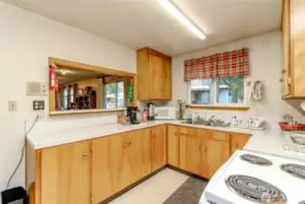 CLUBHOUSE - Kitchen with ample counter space and stove!