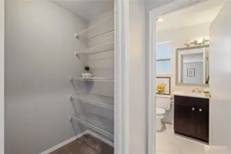 Full bath and walk-in closet of the Primary bedroom