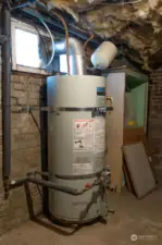 Hot water heater