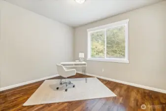 Bedroom 2/Office